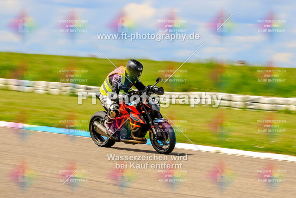 MotoTeam-0577 | Hier findet Ihr Bilder von Touristenfahrten auf der Nürburgring Nordschleife oder von anderen Veranstaltungen die ich besucht habe. Viel Spass beim Durch Schauen 