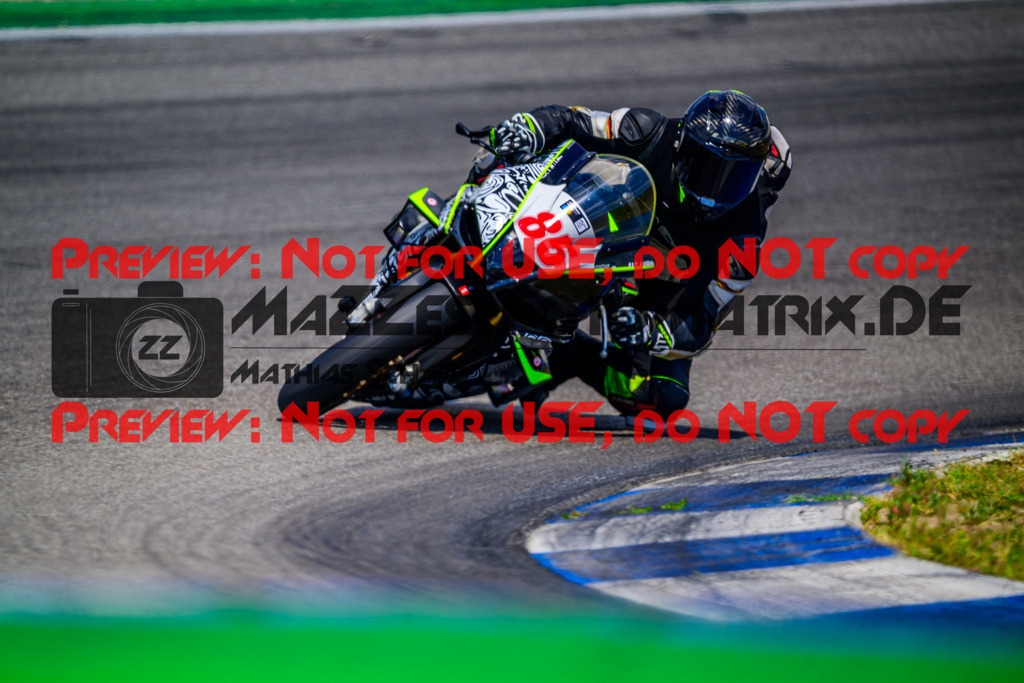 MaZZes_Fotomatrix_20250628_6007705_5273-2 | WEISS