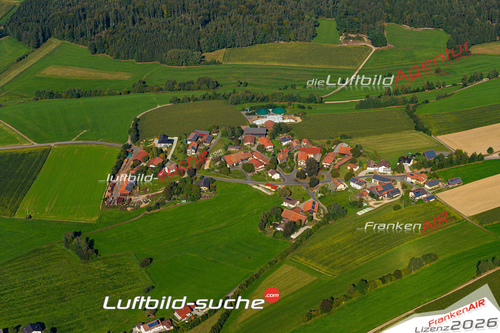 Aktuelles Luftbild von Tretting Arnschwang Kauf mit Lizenz / Bildrechten möglich- Die Luftaufnahme wurde 2021 mittels UL-Flugzeug erstellt ( keine Drohne ) - hochauflösende Kamera-Systeme von  Canon -Beste Qualität - Für grossformatige Ausdrucke geeignet. Die Geschenkidee !