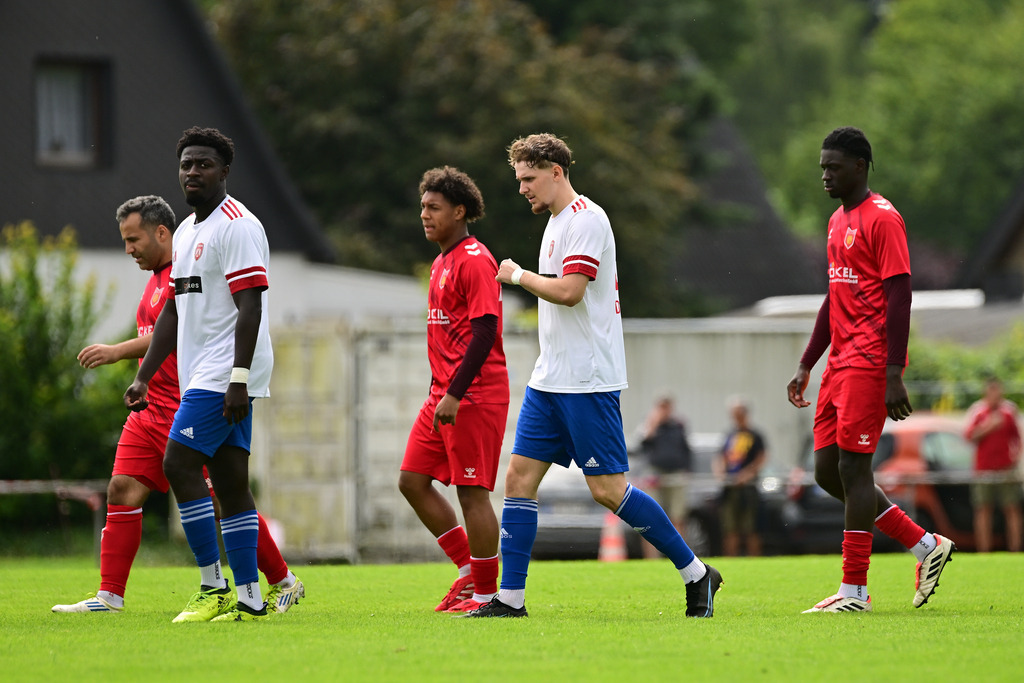 Fußball I Herren I Saison 2025-2026 I Oberliga I 1. Spieltag I HT16 - Nikola Tesla | Der Sportfotograf. - Realisiert mit Pictrs.com