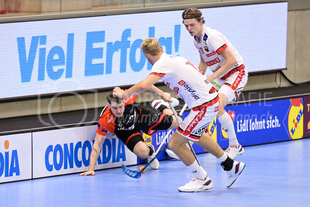 HC Rychenberg vs. Floorball Köniz - 28. August 2022 | HC Rychenberg vs. Floorball Köniz
AXA Arena, Winterthur
Claudio Mutter (#13 HC Rychenberg)
Bild: Sportfotografie Markus Aeschimann | www.markus-aeschimann.ch - Realisiert mit Pictrs.com