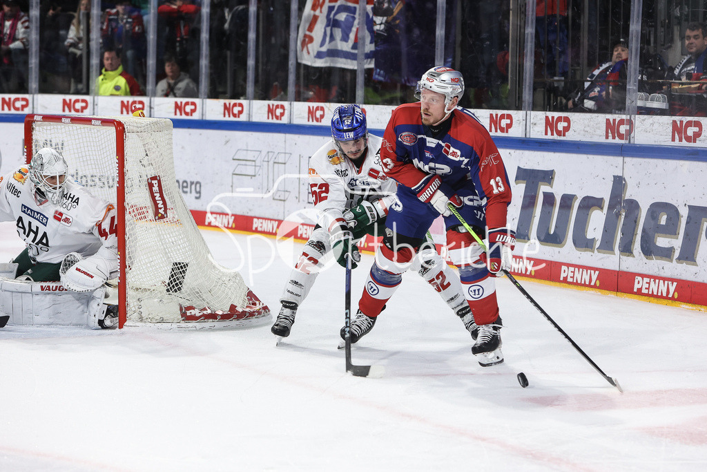 Nürnberg Ice Tigers - Augsburger Panther | im Duell Otso RANTAKARI (AEV #52) und Ryan STOA (NIT #13) / Zweikampf
