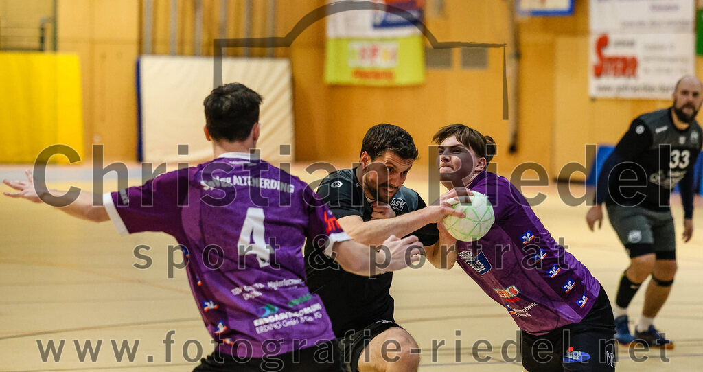 2024-03-23_030_SpVgg_Altenerding_II_gegen_ASV_Dachau_III | Erding, Deutschland, 23.03.2024:
Handball, Bezirksklasse Männer Staffel Süd West 2023 / 2024, 14. Spieltag, SpVgg Altenerding II gegen ASV Dachau III, Endergebnis: 24:32

Markus Schorr (SpVgg Altenerding, #4), Mathias Hubrich (ASV Dachau, #22)

Foto: Christian Riedel / fotografie-riedel.net