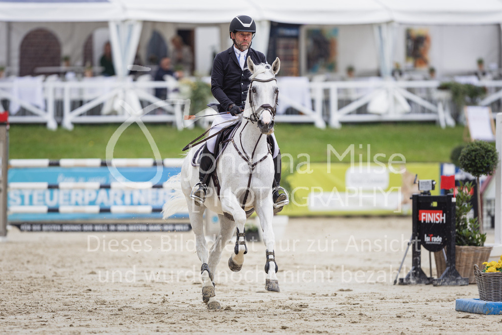 230730_BHO_M2-Spr_1-434 | Deine schönsten Turniermomente als professionelle Fotos! Entdecke hochwertige Pferdesport-Fotografie im Online-Shop. Jetzt Fotos finden & bestellen!