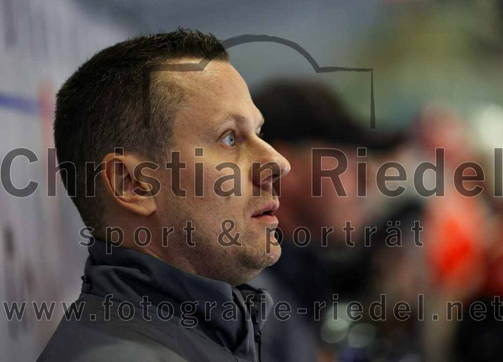 2022-11-13_083_TSV_Erding_gegen_TEV_Miesbach | Erding, Deutschland, 13.11.2022:
Eishockey, Bayernliga 2022 / 2023, 13. Spieltag, TSV Erding gegen TEV Miesbach, Endergebnis: 

Foto: Christian Riedel / fotografie-riedel.net