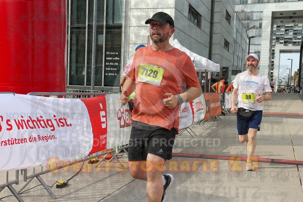 250920_1528_EX1_9605 | Sportfotografie im Rhein-Sieg Kreis, Köln, Bonn, NRW, Rheinland Pfalz, Hessen, etc. Unser Tätigkeitsfeld umfasst den Laufsport vom Volkslauf über den Marathon, Duathlon, Triathon bis zum Ultralauf wie Kölnpfad Ultra oder Schindertrail.