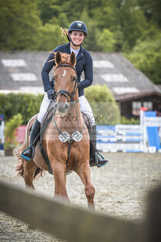 DOS_5493 | Entdecke hochwertige Reitturnierfotos von Foto Oger. Professionell, emotional und authentisch – jetzt Lieblingsmomente im Shop bestellen.Deutschlandweite Turnierfotografie. - Realisiert mit Pictrs.com