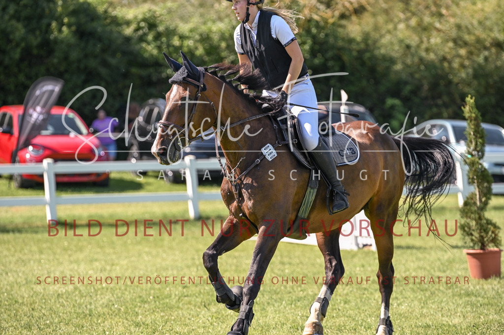 Schugtsche-Düren.2024-06.Stilspringprf.A_-33 | Schugtsche Fotografie - Realisiert mit Pictrs.com