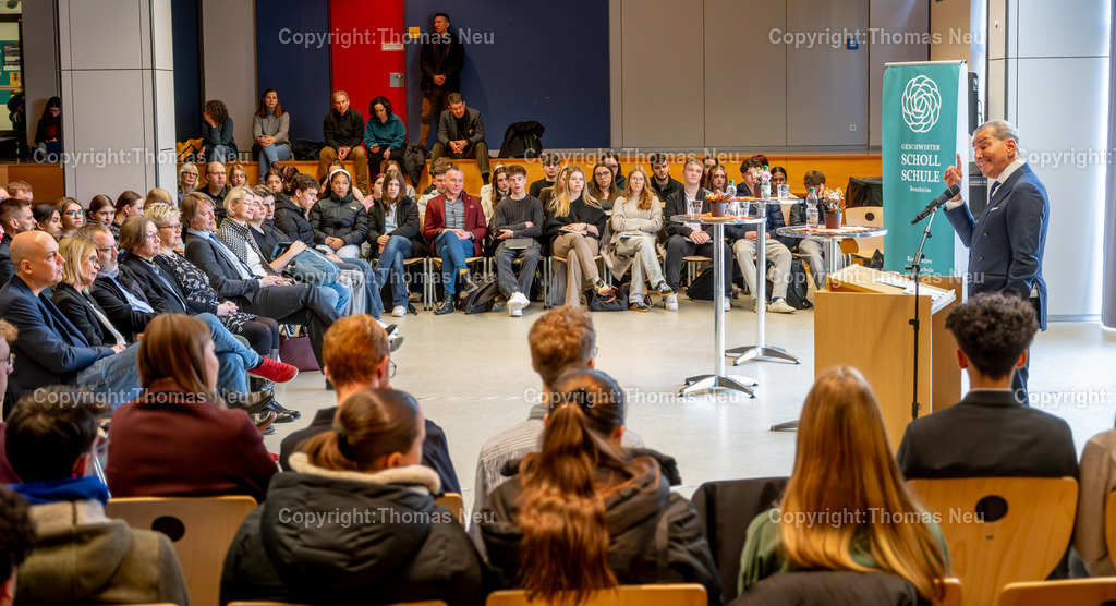 Michel_Friedmann_GSS_Fotografie-Thomas-Neu-49 | Bensheim, 17. Scholl-Forum mit Prof. Michel Friedman anlässlich des Geschwister-Scholl-Gedenktages 2026,Bild: Thomas Neu