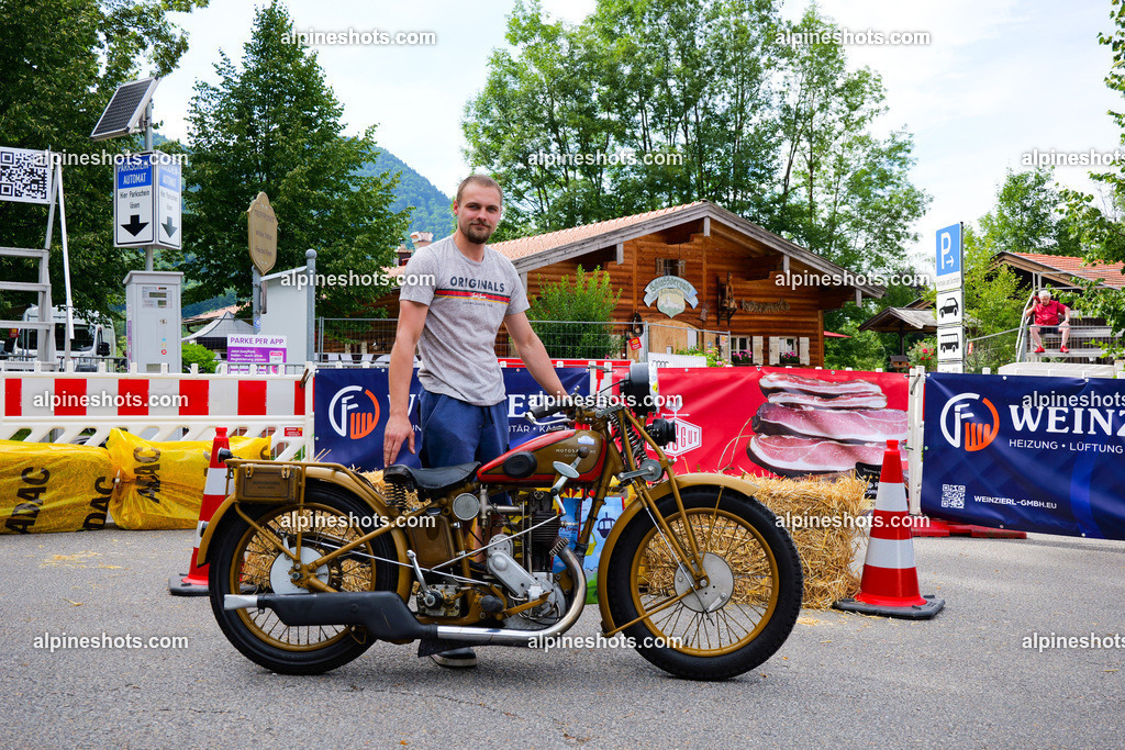 P1014588 | Erleben Sie atemberaubende, hochqualitative Fotos Ihrer Fahrt entlang der malerischen Alpenstraßen. Besuchen Sie alpineshots.com, um professionelle Aufnahmen Ihrer unvergesslichen Reise zu finden und zu kaufen - Realisiert mit Pictrs.com