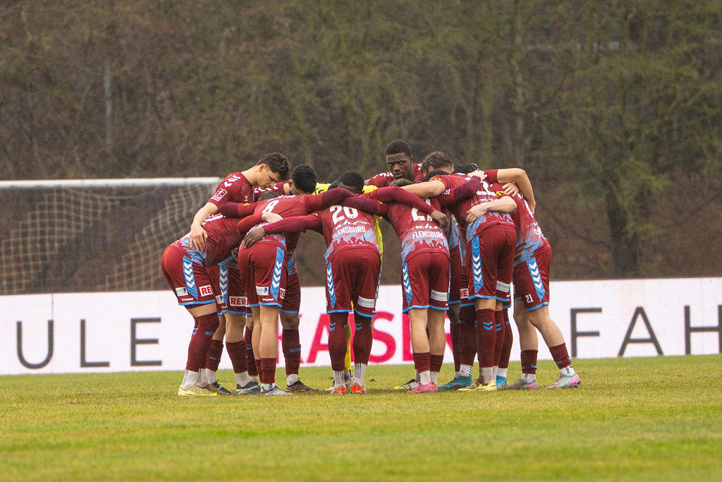 Fußball I Herren I Saison 2025-2026 I Regionalliga Nord I 23. Spieltag I TuS Blau-Weiß Lohne - SC Weiche Flensburg 08 I 0103 | SC Weiche Flensburg 08  - Realisiert mit Pictrs.com