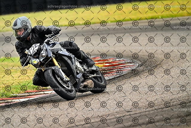 25bt02-0072 | markuskiefer.com - Realisiert mit Pictrs.com