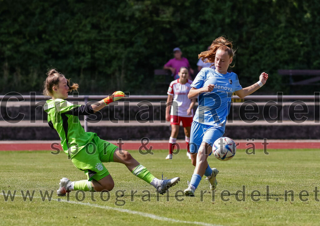 2023-09-09_066_FC_Bayern_Muenchen_gegen_SC_Freiburg | Aschheim, Deutschland, 09.09.2023:
Fußball, B-Juniorinnen-Bundesliga Süd 2023 / 2024, 1. Spieltag, FC Bayern München gegen SC Freiburg, Endergebnis: 4:0

Foto: Christian Riedel / fotografie-riedel.net