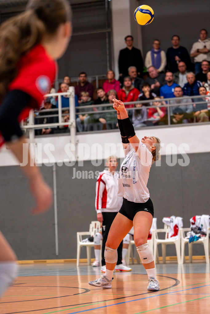 Volleyball I Frauen I Saison 2025-2026 I 2 Bundesliga Pro I 16. Spieltag VFL Oythe - TV Planegg-Krailling-30 | Malin Griesel (7,VFL Oythe) - Realisiert mit Pictrs.com