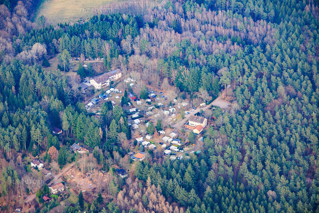 Luftbild: Camping Bethof und Naturfreundehaus Bethof im Ortsteil Lauterschwan in Vorderweidenthal im Bundesland Rheinland-Pfalz in Deutschland. Foto: IMG_153396.jpg vom 06.03.2026 durch Werner Riehm/FLY-FOTO.de