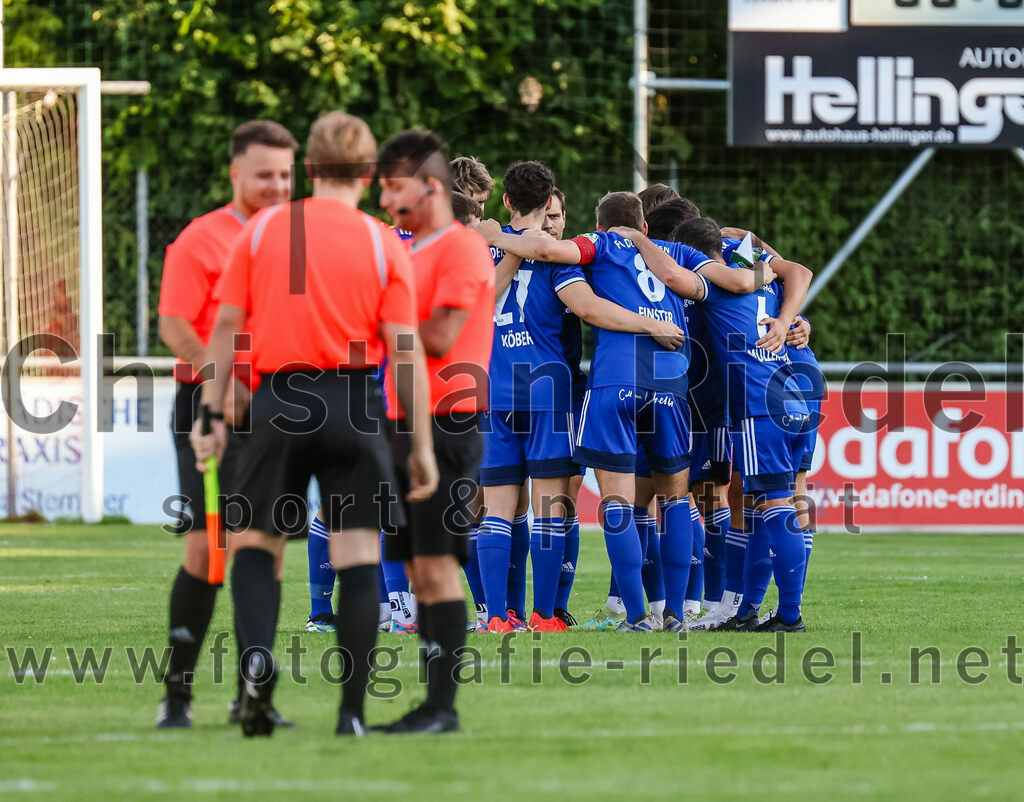 2023-08-01_009_FC_Schwaig_gegen_FC_Deisenhofen | Oberding, Deutschland, 01.08.2023:
Fußball, Toto-Pokal 2023 / 2024, 1. Spieltag, FC Schwaig gegen FC Deisenhofen, Endergebnis: 2:3

Foto: Christian Riedel / fotografie-riedel.net