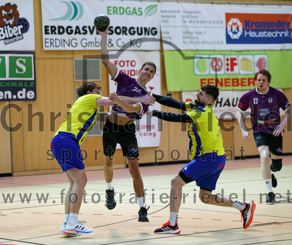 2023-03-11_004_SpVgg_Altenerding_gegen_SSG_Metten | Erding, Deutschland, 11.03.2023:
Handball, Bezirksoberliga Männer 2022 / 2023, 17. Spieltag, SpVgg Altenerding gegen SSG Metten, Endergebnis: 26:22

Luis Leitner (SpVgg Altenerding, #26)

Foto: Christian Riedel / fotografie-riedel.net