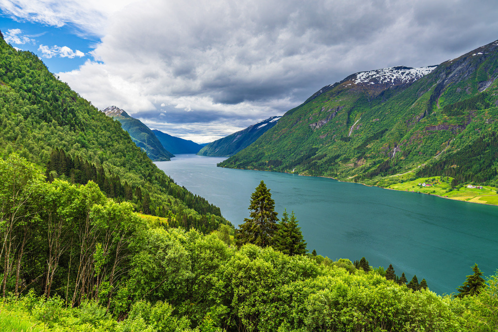Blick über den Fjærlandsfjord in Norwegen | Blick über den Fjærlandsfjord in Norwegen.