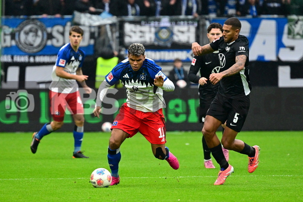 KBS Picture_HSV-Wolfsburg_039 | v.l. Koenigsdoerffer Ransford-Yeboah (HSV) , de Souza Costa Viniciius (VfL Wolfsburg) ,Sportplatz :  Volksparkstadion, - Realisiert mit Pictrs.com