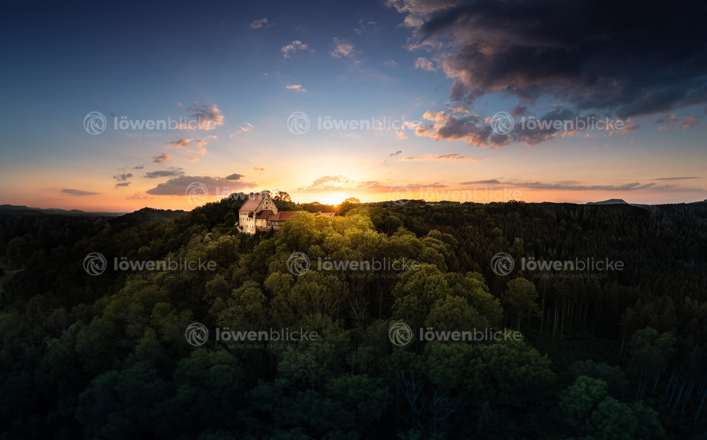 Ramsberg bei Reichenbach im Sonnenuntergang | löwenblicke | shop