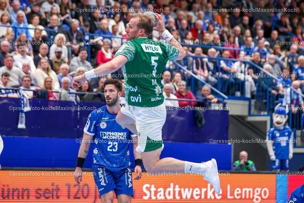 xkwix12042602040 | 2026.04.12, xkwix, Handball, HBL, TBV Lemgo Lippe -  Füchse Berlin, PHOENIX CONTACT arena, 28.Spieltag, Saison 2025 / 2026: Max Darj (Füchse Berlin #5) beim Wurf DFB regulations prohibit any use of photographs as image sequences and or quasi-video. Photo: xKamilxWilkowskixPressefotoKochx