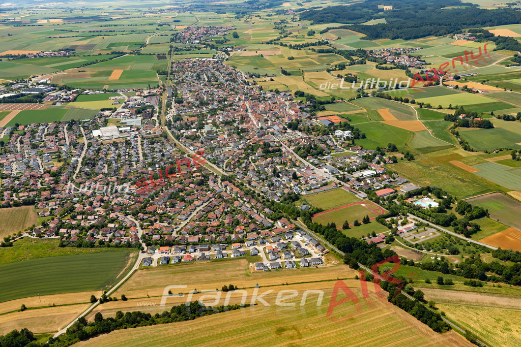 geiselhoering-aufnahme-uebersicht-361-2023 | Das Luftbild zeigt :  Geiselhöring - Die Luftaufnahme wurde 2023 vom UL-Flugzeug aus erstellt ( keine Drohne ) - 
Hochauflösende Luftaufnahme - Für grossformatige Ausdrucke geeignet. Die Geschenkidee !
Mit Lizenz und Bildrechte bestellbar