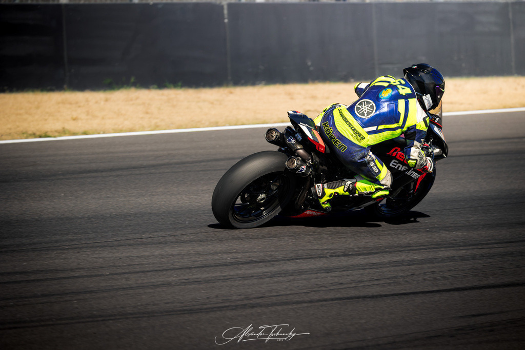 Ducati Trackday Hockenheimring 2026 | Entdecken Sie die faszinierende Welt von Alexander Tschuncky Arts: Kreative Fotografie, atemberaubende Automobilkunst und hochwertiger Bilderdruck. Lassen Sie sich inspirieren! - Realisiert mit Pictrs.com