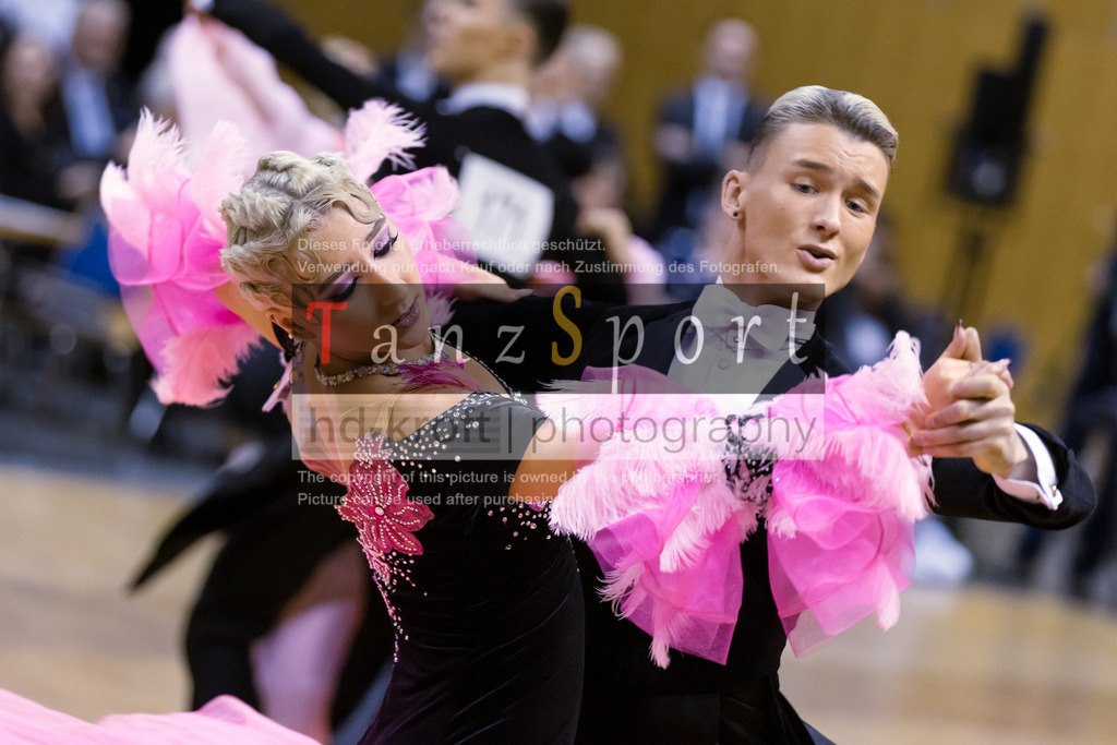 20241102_DM_HGR_Std_10105 | Tanzsportbilder, Standardtanz, Lateintanz, WDSF, DTV, LTVB, dancecomp, goc, hessen tanzt, blaues band der spree, walzer, tango, wiener walzer, slowfox, quickstepp, samba, rumba, cha-cha-cha, paso doble. jive, hd-kroft photography, turniertanzsport