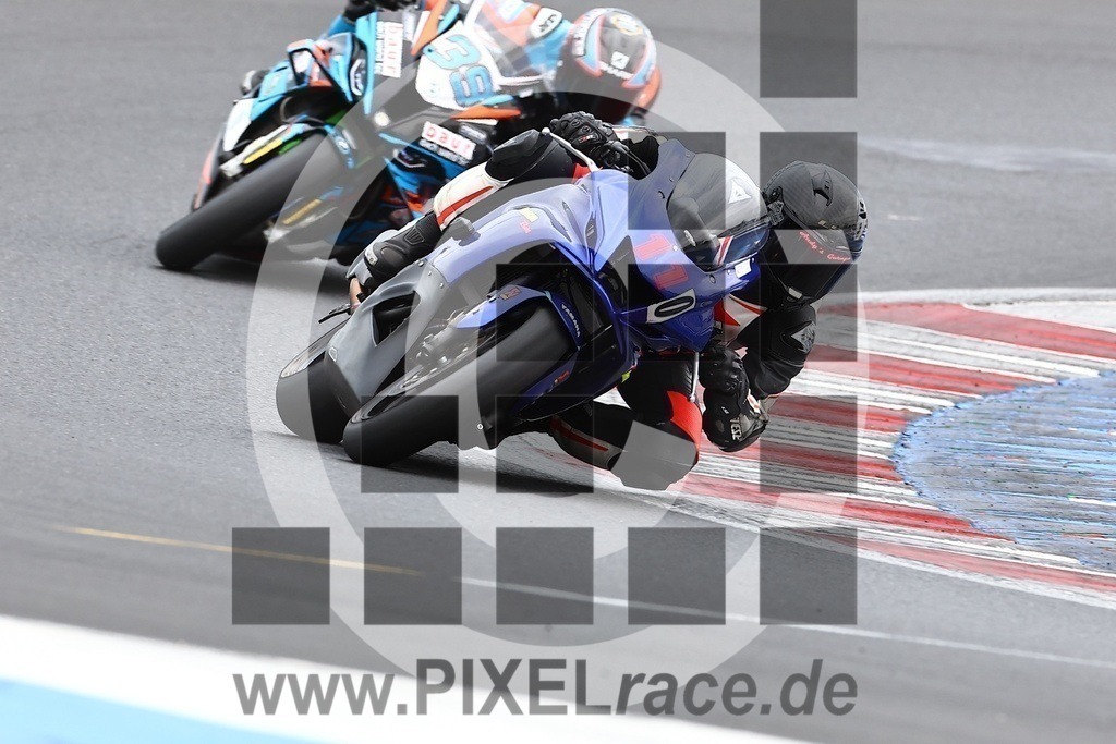 0110-20240329_01042 | Schöne Erinnerungen an spannende Momente - das festzuhalten ist unser Job. PIXELrace.de ist seit 2003 auf den Rennstrecken Europas unterwegs um die Action draußen beim Fahren und die wunderbare Stimmung imm Fahrerlager für euch einzufangen.