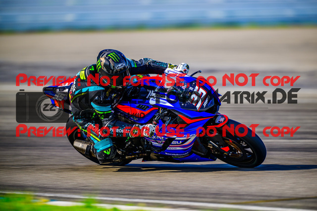 MaZZes_FotoMatrix_240520_6021986_2434 | WEISS