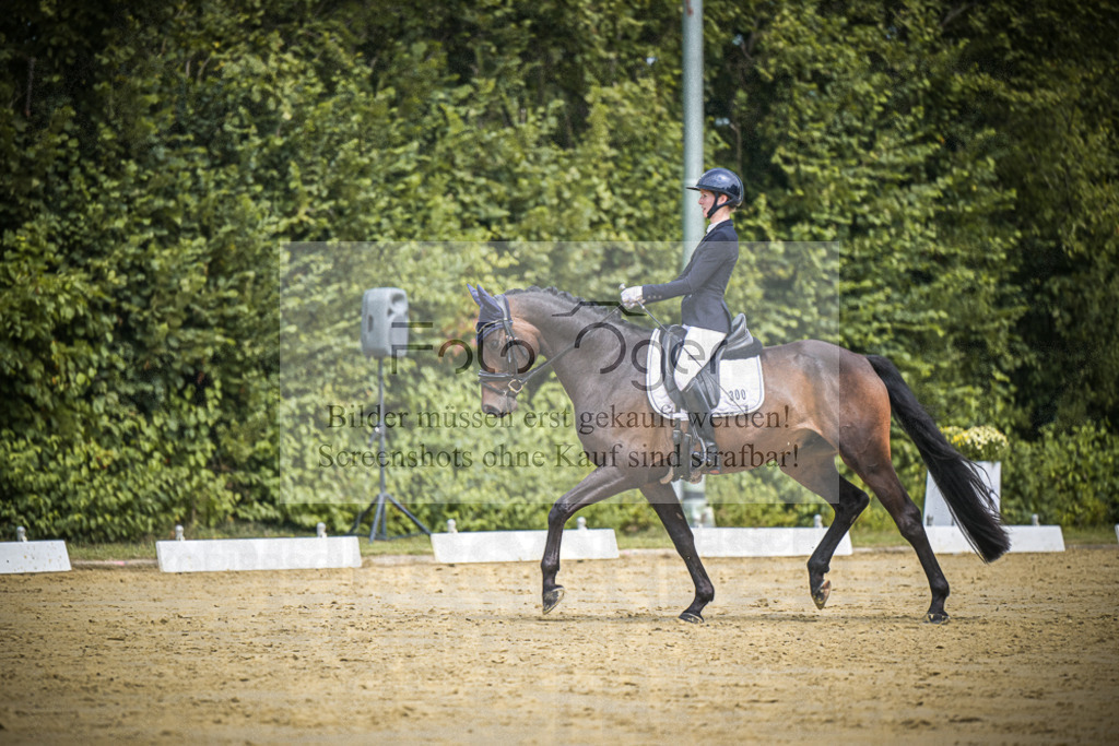 DOS_3250 | Entdecke hochwertige Reitturnierfotos von Foto Oger. Professionell, emotional und authentisch – jetzt Lieblingsmomente im Shop bestellen.Deutschlandweite Turnierfotografie. - Realisiert mit Pictrs.com