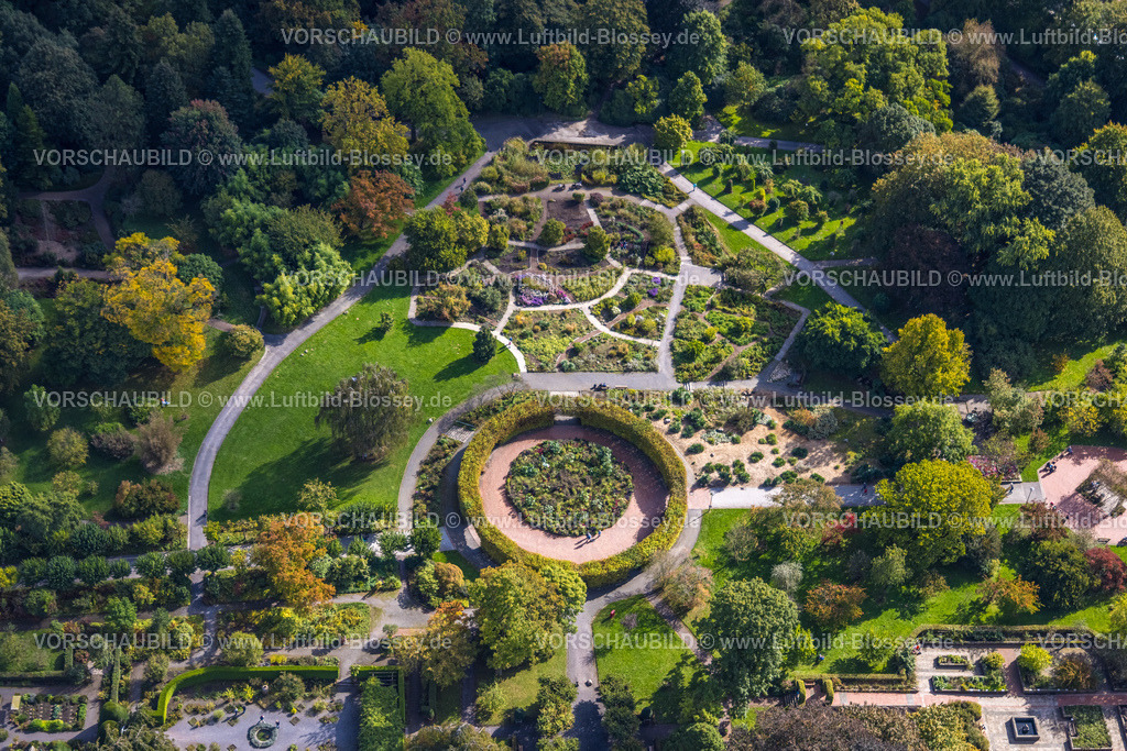 Essen241002011 | Luftbild, Grugapark und kreisförmige Heckenanlage mit Speerwerferin Skulptur, Botanischer Garten und barrierefreier Rundweg "Pflanzen der Welt", Rüttenscheid, Essen, Ruhrgebiet, Nordrhein-Westfalen, Deutschland