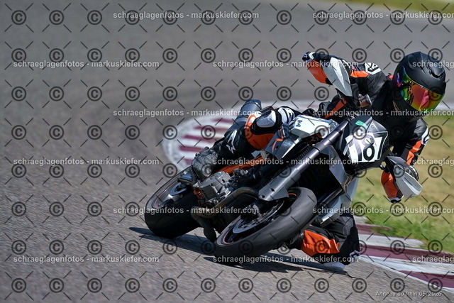26BT02-1627 | markuskiefer.com - Realisiert mit Pictrs.com