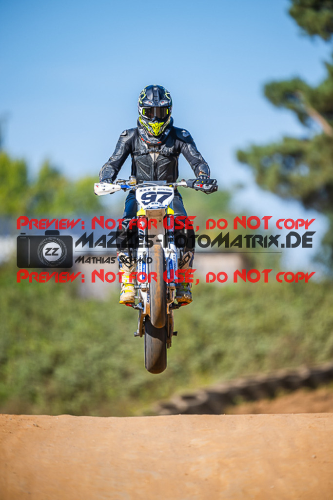 MaZZes_FotoMatrix_230916_1700 | S4