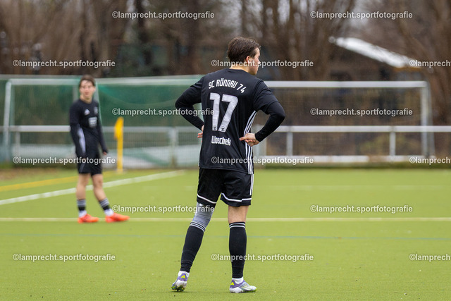 Fußball I Herren I Saison 2025-2026 I Landesfreundschaftsspiel I SC Rönnau - SSG Rot-Schwarz Kiel 010 | Jonte Christoph Frommhagen (17, SC Rönnau) - Realisiert mit Pictrs.com