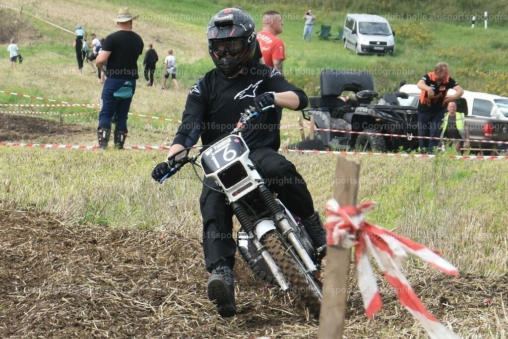 DSC_0223 (2) | Sportfotografie , Motorsport, Motoross, Reitsport, Mointainbike, Enduro,
Landschaft , Outdoor, Eventfotografie, Landschaft, Bilder online bestellen - Realisiert mit Pictrs.com