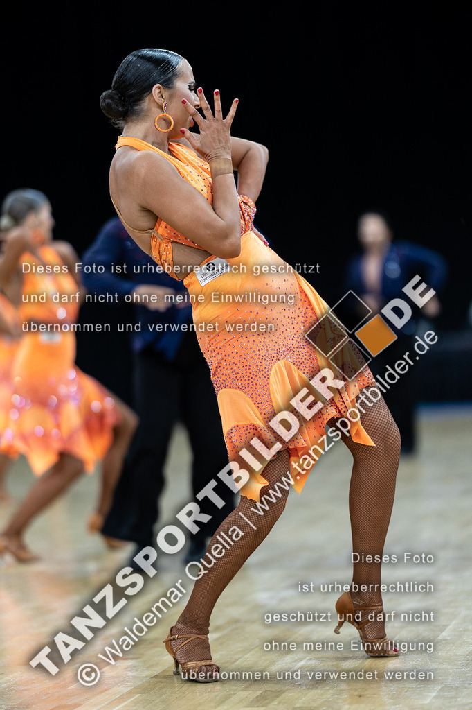 20230226-10827 | Hier finden Sie Tanz Bilder vom Latein und Standard Formationen tanzen. Sportbilder vom Tanzsport. Schöne Fotos und von Weltmeisterschaft, Europameisterschaft, Bundesliga, Regionalliga, Oberliga und Landesliga sowie von GOC Stuttgart, DanceComp, WM Bremen