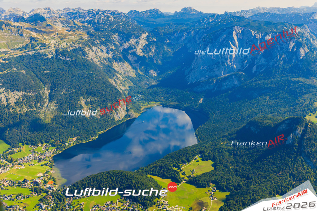 Luftaufnahme von Altaussee - Die Luftaufnahme wurde 2025 vom UL-Flugzeug heraus erstellt ( keine Drohne ) - Hochauflösende Luftaufnahme - für professionelle Ausdrucke geeignet. Die Geschenkidee !Mit Lizenz und Bildrechte bestellbar