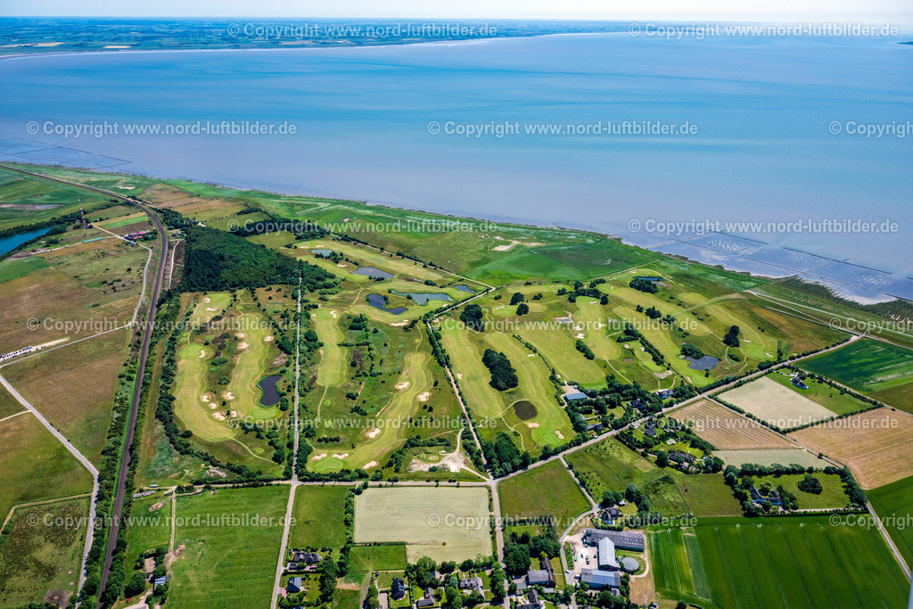Sylt_Morsum_Golplatz_ELS_4084210625 | MORSUM 21.06.2025 Gelände des Golfplatz " Golfclub Morsum " in Morsum auf der Insel Sylt im Bundesland Schleswig-Holstein, Deutschland. // Grounds of the Golf course at " Golfclub Morsum " in Morsum at the island Sylt in the state Schleswig-Holstein, Germany. Foto: Martin Elsen
