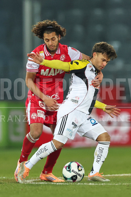 Austrian Bundesliga: Grazer AK 1902 vs LASK | GRAZ, AUSTRIA, 13.DEC.25 - SOCCER - ADMIRAL Bundesliga, Grazer AK 1902 vs LASK. The image shows Ramiz Harakate (GAK) and Sascha Horvath (Lask).