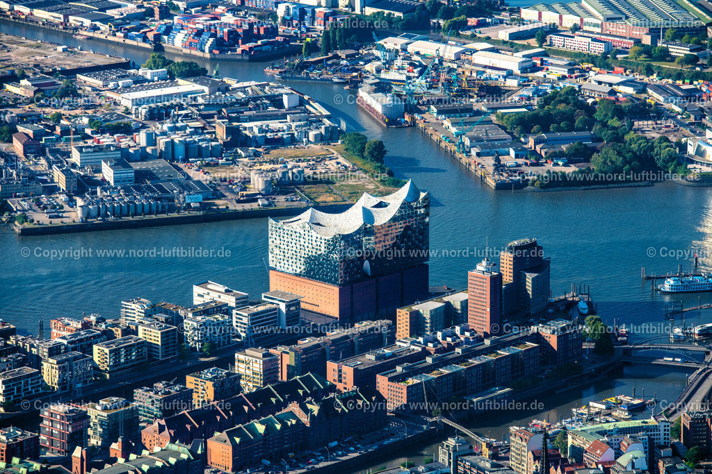 Hamburg_Elbphilharmonie_Speicherstadt_ELS_1959220922 | HAMBURG 22.09.2022 Elbphilharmonie am Ufer der Elbe in Hamburg. Das Konzerthaus- Gebäude im Stadtteil Hamburg-HafenCity befindet sich am Ufer der Elbe der Hansestadt. // The Elbe Philharmonic Hall on the river bank of the Elbe in Hamburg. Foto: Martin Elsen