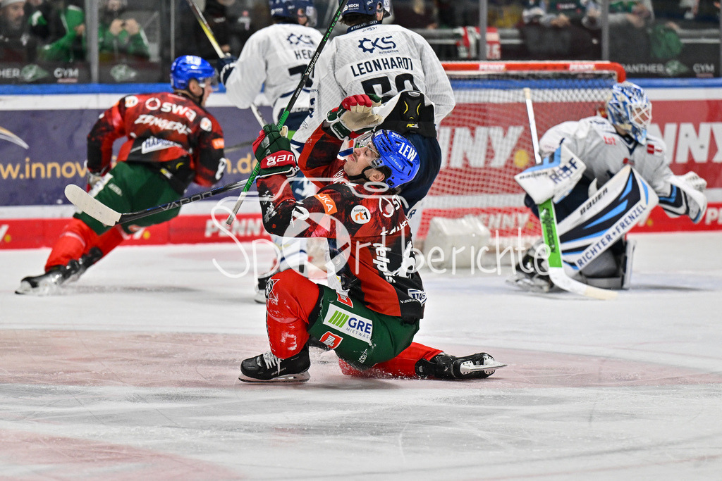 Augsburger Panther - Straubing Tigers | aergert sich ueber eine vergebene Chance Thomas SCHEMITCH (Augsburger Panther #62) / DEL: Augsburger Panther - Straubing Tigers, Curt Frenzel Stadion am 29.11.2024