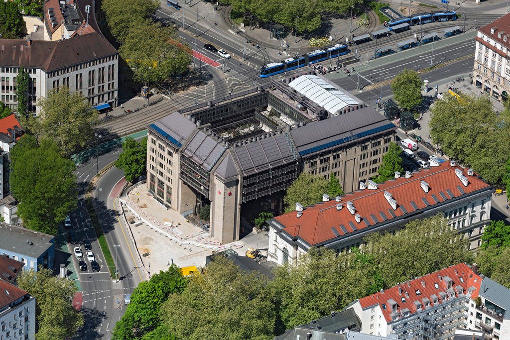 dr__0064245.jpg | MüNCHEN 29.04.2025 Gebäude der Kreissparkasse am Sendlinger Tor Platz in München im Bundesland Bayern. // Banking administration building of the financial services company Kreissparkasse  in Munich in the state Bavaria, Germany. Foto: Daniel Reiter