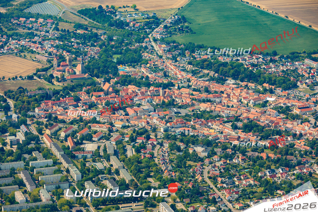 Luftbild Querfurt - Die Luftaufnahme wurde 2025 vom UL-Flugzeug heraus erstellt ( keine Drohne ) - Hochauflösende Luftaufnahme - für professionelle Ausdrucke geeignet. Die Geschenkidee !Hier alle&nbsp;Infos zur Lizenzierung der LuftaufnahmeWir fliegen auch dieses Jahr wieder in Ihre Region um Luftbilder zu erstellen.- Luftbild anfragen