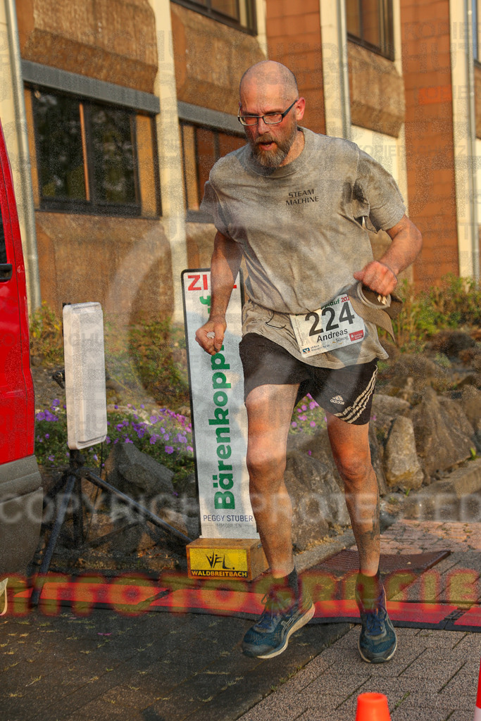 240802_1934_EX1_6595 | Sportfotografie im Rhein-Sieg Kreis, Köln, Bonn, NRW, Rheinland Pfalz, Hessen, etc. Unser Tätigkeitsfeld umfasst den Laufsport vom Volkslauf über den Marathon, Duathlon, Triathon bis zum Ultralauf wie Kölnpfad Ultra oder Schindertrail.