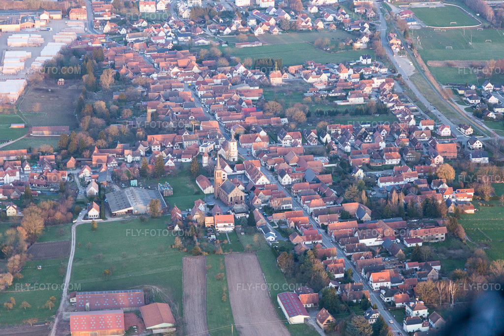 Aerial view: View of the town in Betschdorf in the state Bas-Rhin, France.Photo: IMG_105005.jpg taken on 03/21/2018 by Werner Riehm/FLY-FOTO.comResolution of the original: 5472 x 3648 px