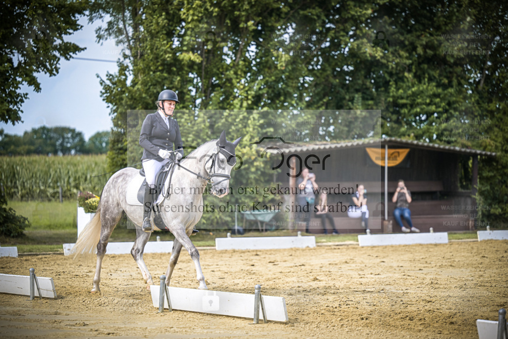 DOS_7014 | Entdecke hochwertige Reitturnierfotos von Foto Oger. Professionell, emotional und authentisch – jetzt Lieblingsmomente im Shop bestellen. - Realisiert mit Pictrs.com