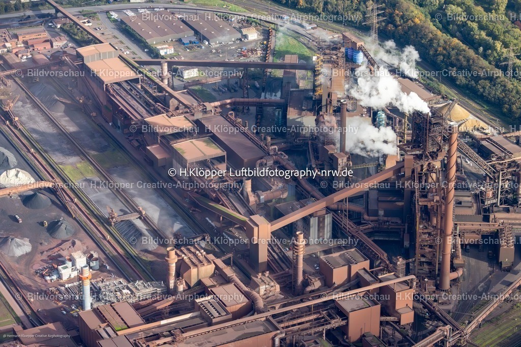 Luftbild Duisburg Thyssenkrupp-6695 | Technische Anlagen und TKSE Hochofenbetrieb im Industriegebiet der " thyssenkrupp Steel Europe AG " im Ortsteil Bruckhausen in Duisburg im Ruhrgebiet im Bundesland Nordrhein-Westfalen, Deutschland. - Realisiert mit Pictrs.com