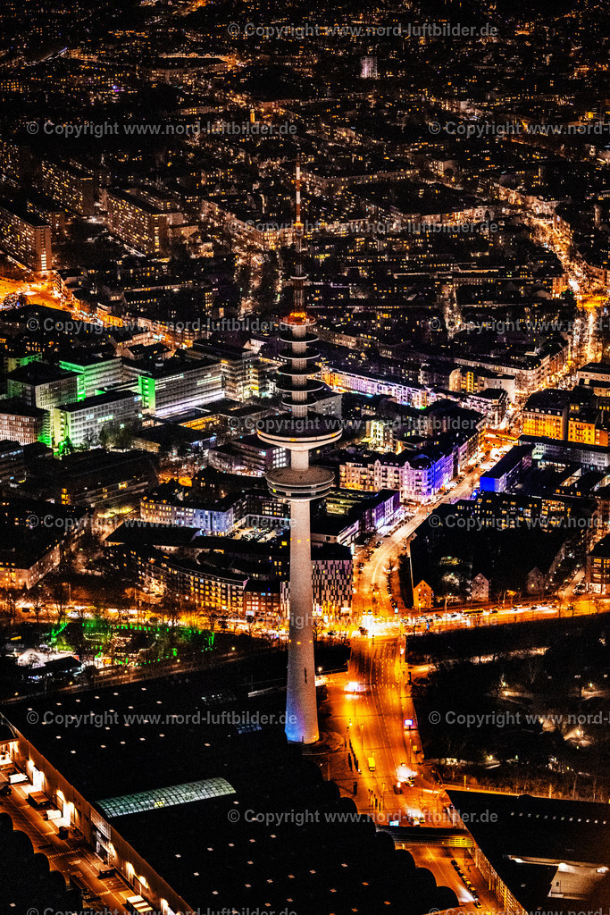 Hamburg_Fernsehturm_Heinrich_Hertz_Turm_Nachtaufnahme_ELS_6989060325 | HAMBURG 06.03.2025 Nacht- Lichter und Beleuchtung Fernmeldeturm- Bauwerk und Fernsehturm " Heinrich-Hertz-Turm " am Messeplatz in Hamburg, Deutschland. Weiterführende Informationen bei: DFMG Deutsche Funkturm GmbH. // Night lighting television Tower " Heinrich-Hertz-Turm " on place Messeplatz in Hamburg, Germany. Further information at: DFMG Deutsche Funkturm GmbH. Foto: Martin Elsen