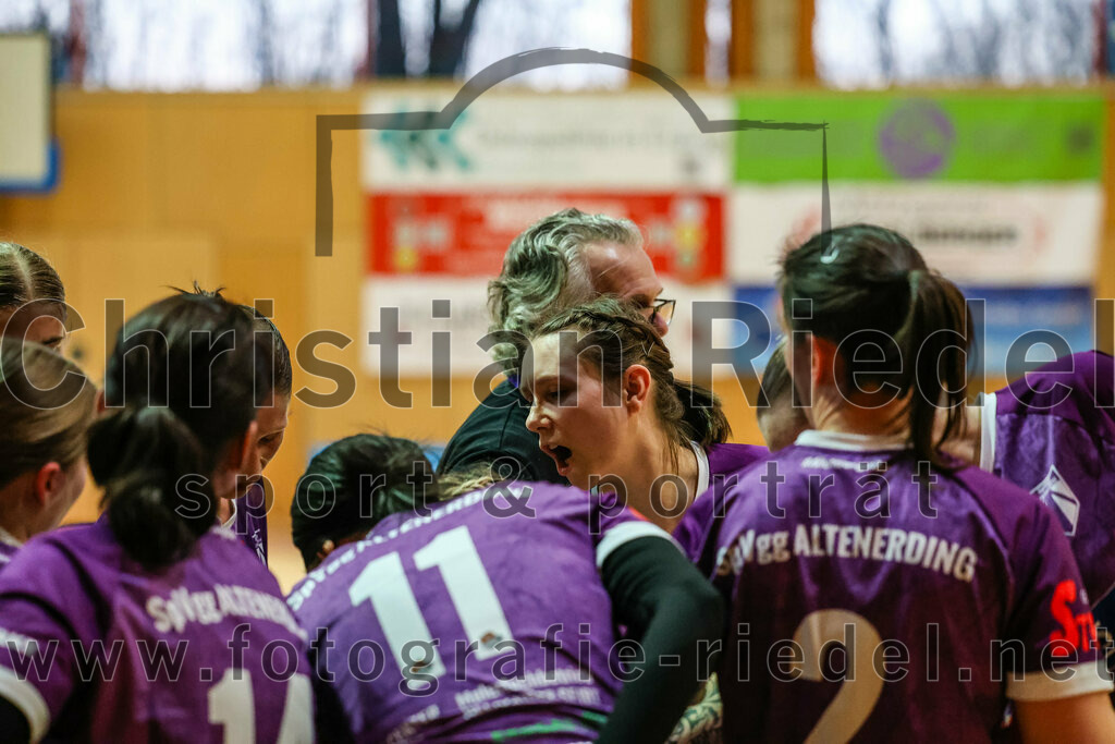 2024-01-27_013_SpVgg_Altenerding_gegen_HSG_Schwab-kirchen | Erding, Deutschland, 27.01.2024:
Handball, Bezirksoberliga Frauen Altbayern 2023 / 2024, 12. Spieltag, SpVgg Altenerding gegen HSG Schwab/kirchen, Endergebnis: 39:28

Julia Kranich (SpVgg Altenerding, #9)

Foto: Christian Riedel / fotografie-riedel.net